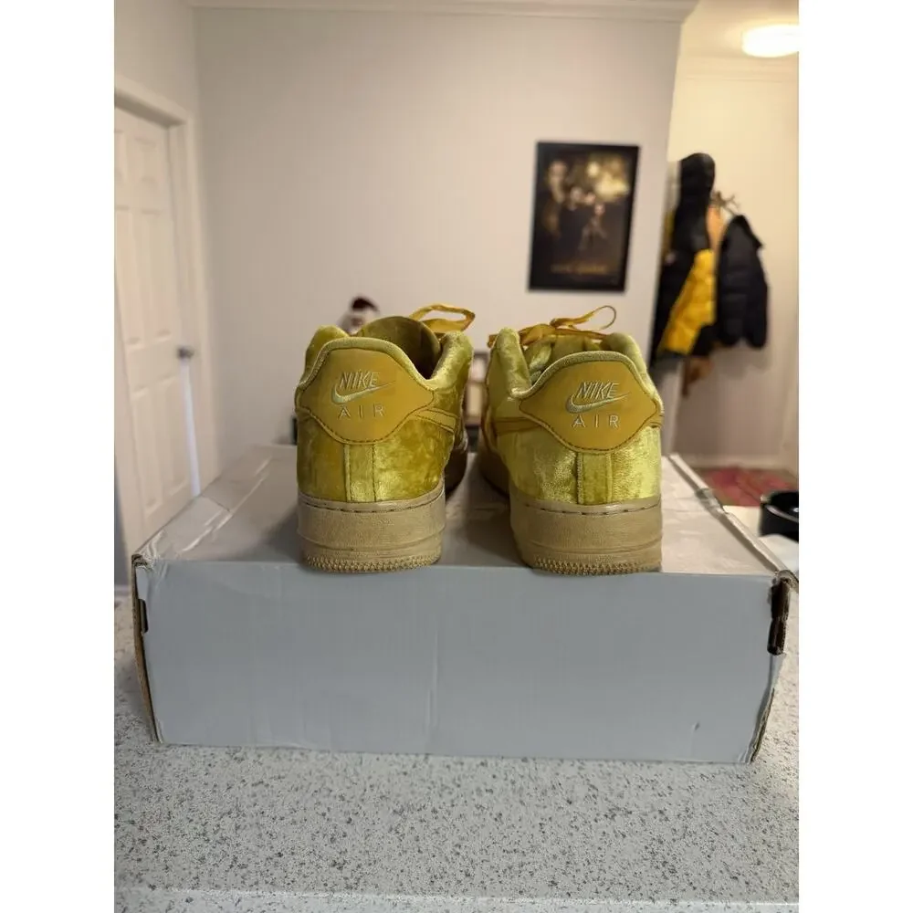 Nike size 5y